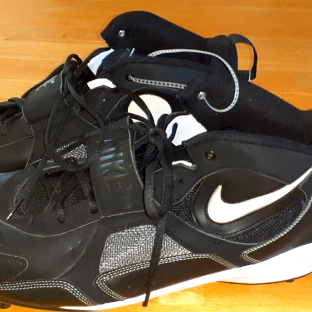 Nike Men 17 Football Cleats New